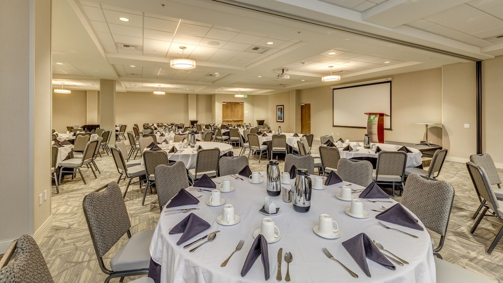 Holiday Inn & Suites Bellingham by IHG - photo 85