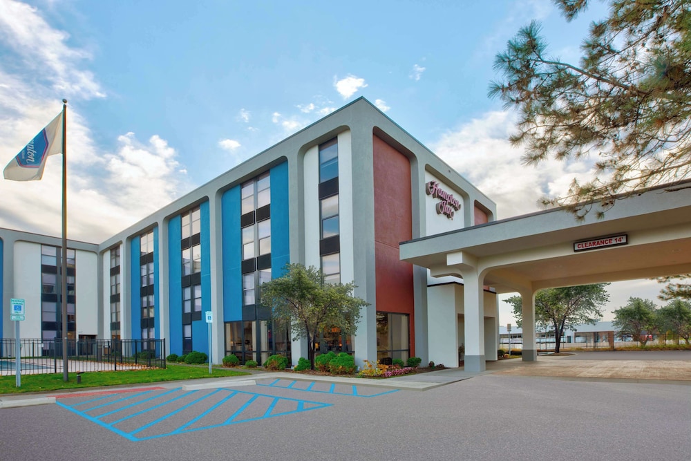 Hampton Inn Detroit Madison Heights South Troy — hotel in Madison Heights