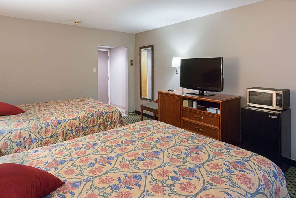 Rodeway Inn Milford I 84 - photo 10