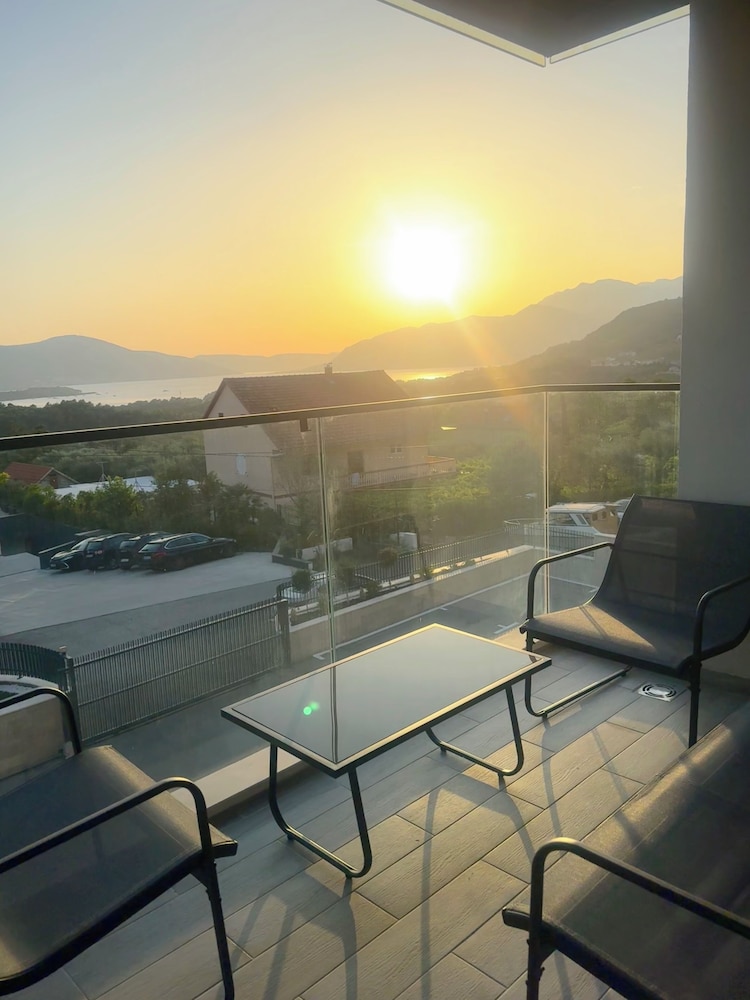 Residenza — 4-Star Luxury Hotel in Kotor, Montenegro