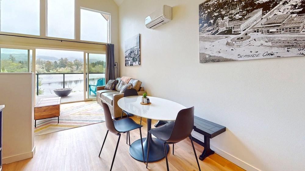 The Commons Urban Coastal Lodging - photo 5