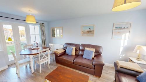 Willow Cottage Part of the The Bay Filey Holiday Village with pool gym and direct beach access pub restaurant tennis and meadows walks