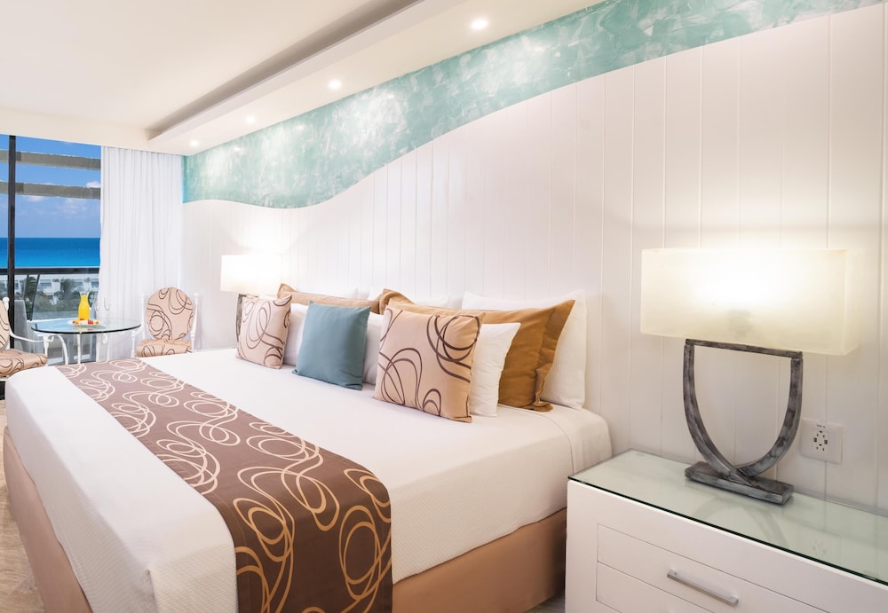 The Grand Oasis Cancun All Inclusive