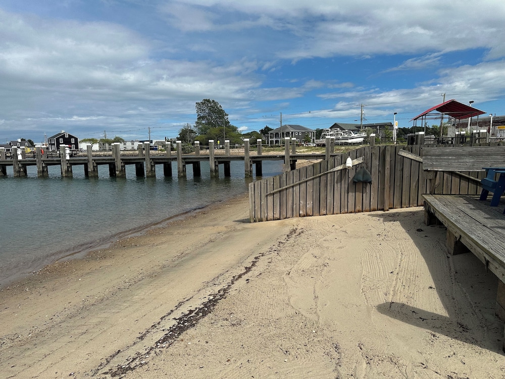 Vineyard Harbor Motel Private Beach - photo 405