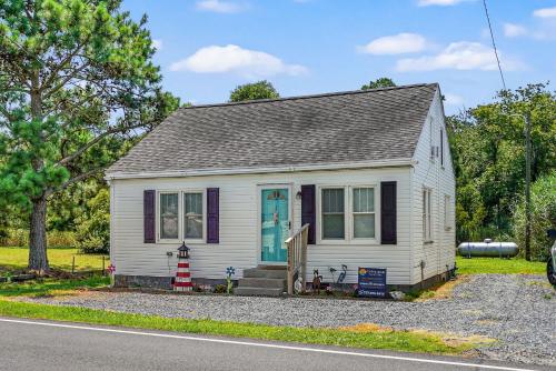 Lazy Days Pet friendly with screened gazebo in Chincoteague, United States