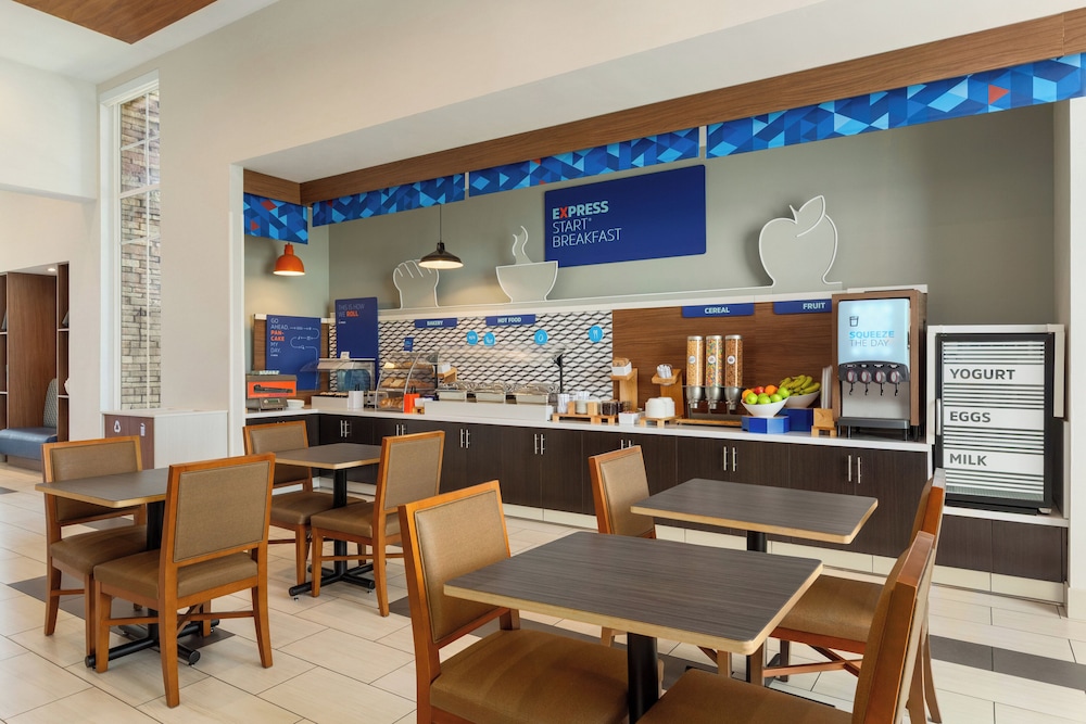 Holiday Inn Express West Sacramento - photo 31