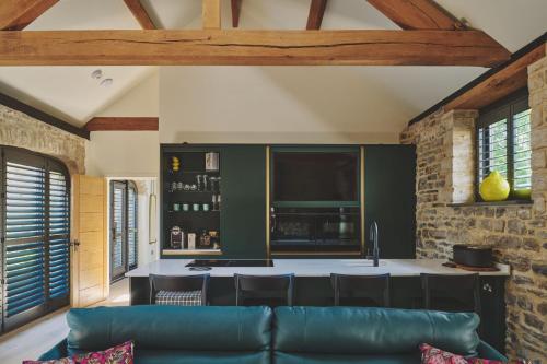 The Cowshed — Glastonbury — photo 3