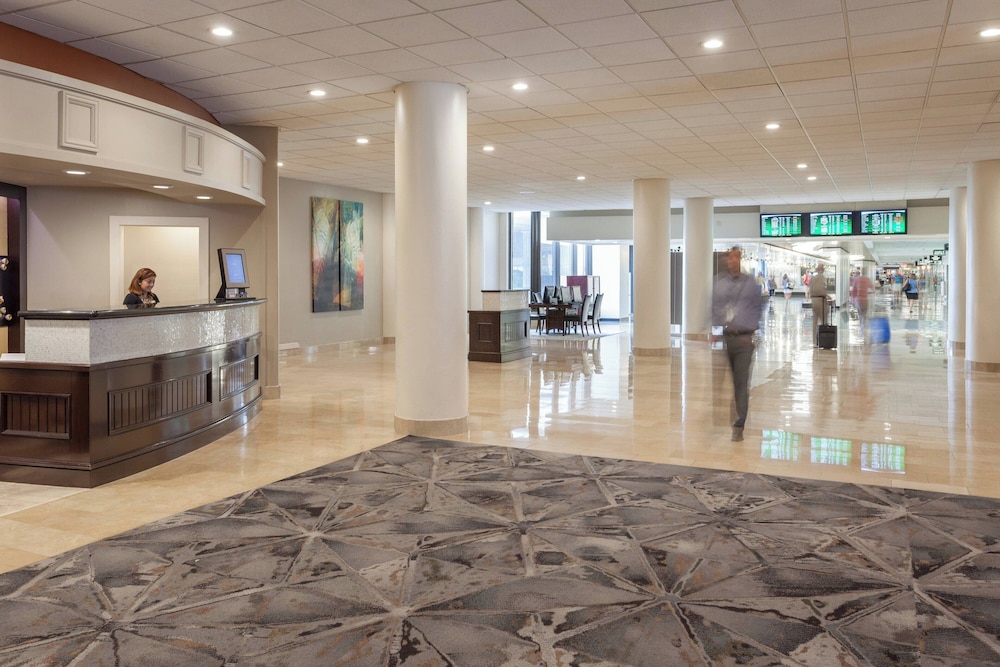 Tampa Airport Marriott - photo 4