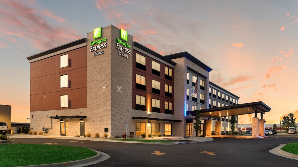 Holiday Inn Express & Suites Racine by IHG in Mount Pleasant, United States
