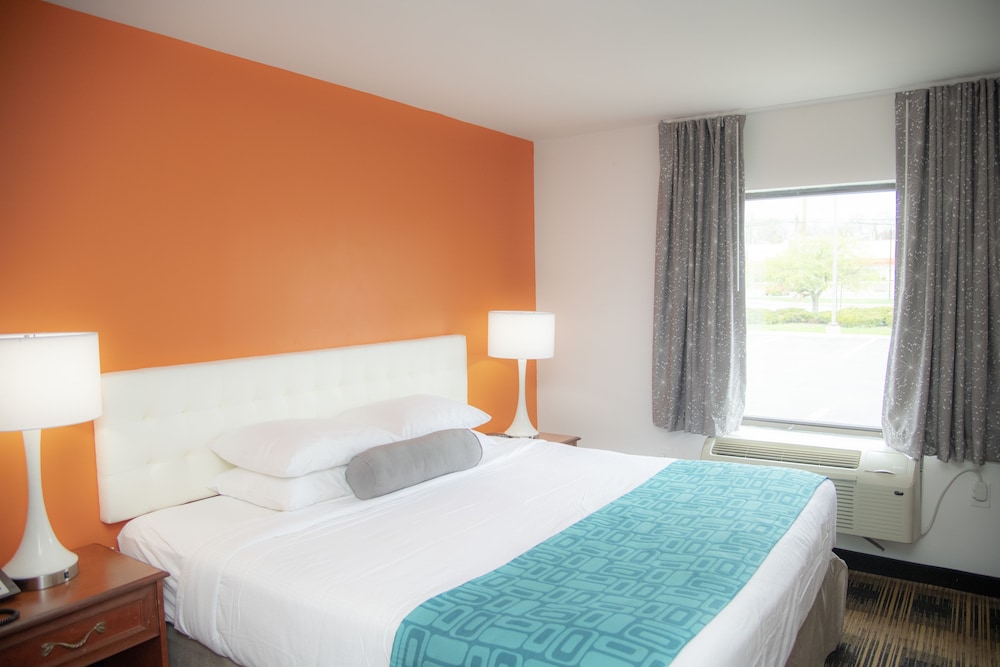 Howard Johnson Hotel & Suites by Wyndham Allentown Dorney - photo 13