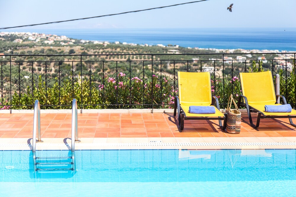 Villa Givera — 4-Star Luxury Hotel in Rethymno, Greece