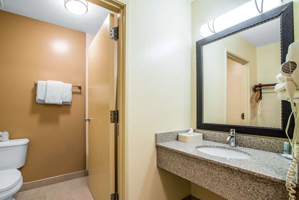 Quality Inn Loudon Concord - photo 39