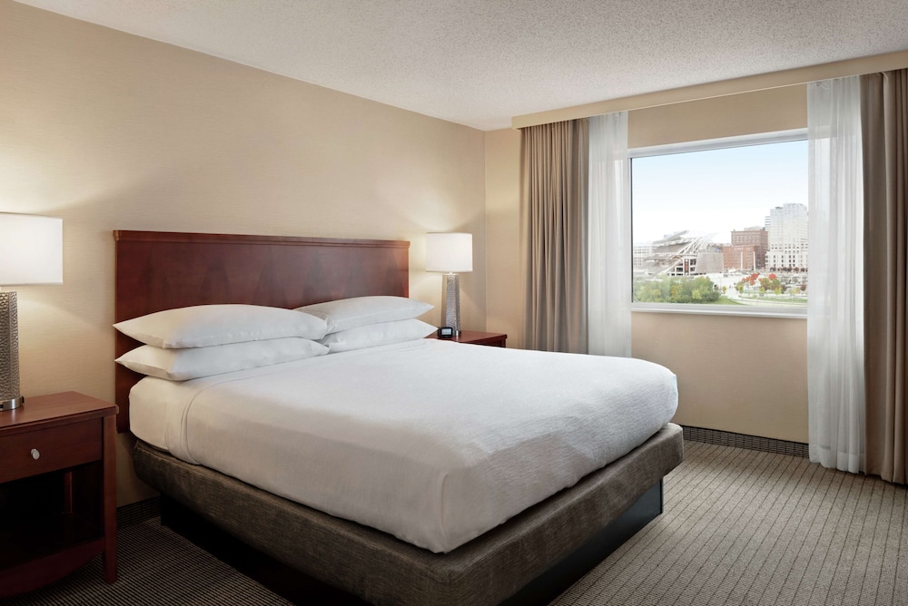 Embassy Suites by Hilton Cincinnati RiverCenter - photo 8