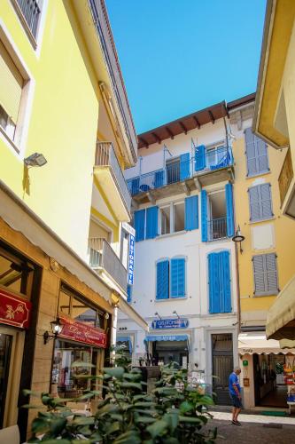 Torre di Londra — 4-Star Luxury Hotel in Stresa, Italy