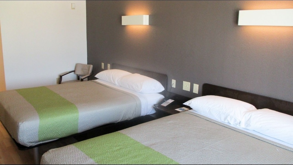 Days Inn & Suites by Wyndham Colorado City I 20 - photo 17