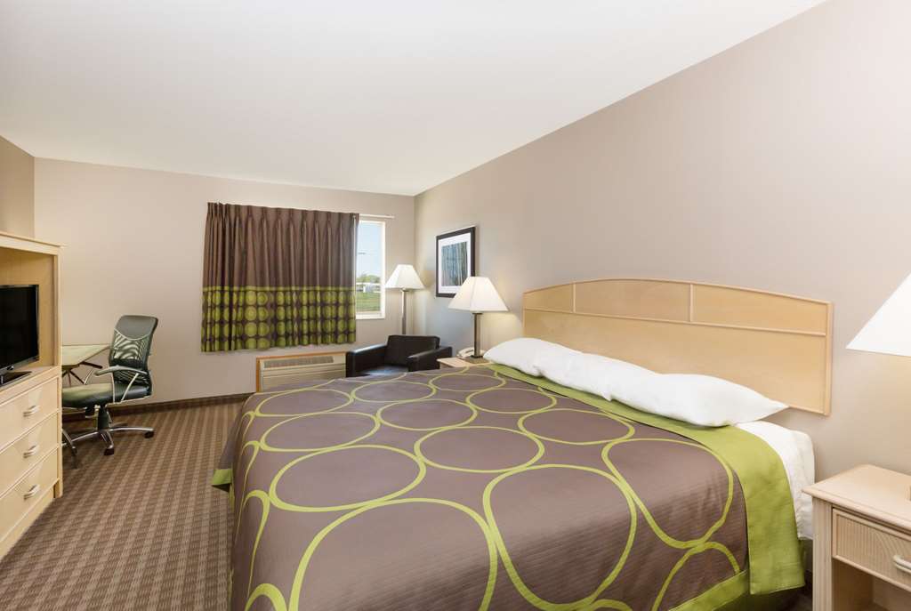 Super 8 by Wyndham Carroll East - photo 9