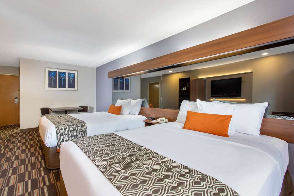 Microtel Inn & Suites by Wyndham Philadelphia Airport - photo 17
