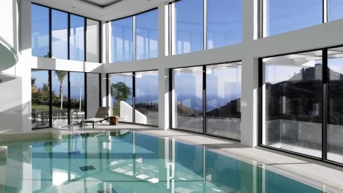Luxury Palo Alto Apartment Ocean Views Marbella — 4-Star Luxury Hotel in Marbella, Spain