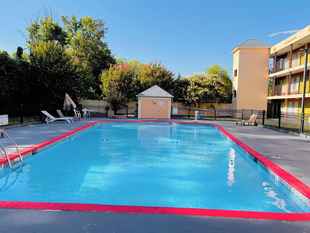 Ashland Studio Inn By OYO Richmond North near Kings Dominion - photo 18