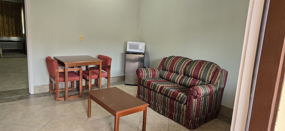 Texas Inn and Suites RGV - photo 26