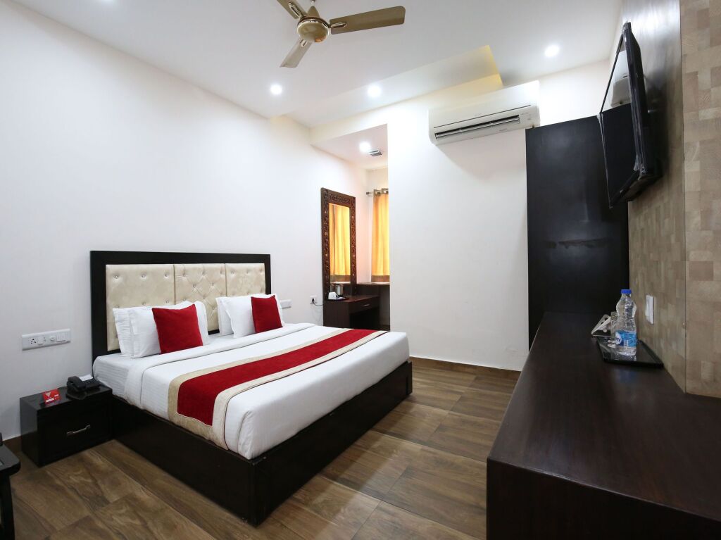 Treebo Red Petal Jalandhar