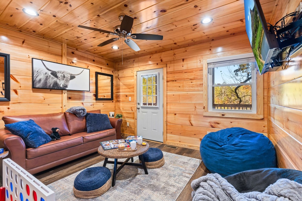 Dollywood Delights by Ghosal Luxury Lodging - photo 12
