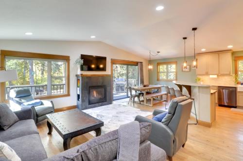 5 Mi to Whitefish Resort Lift Apt with Beach Access in Whitefish, United States