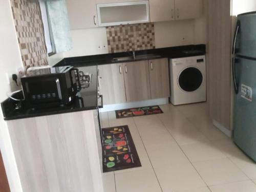 Westpointe 2 bedroom master ensuite comfy home