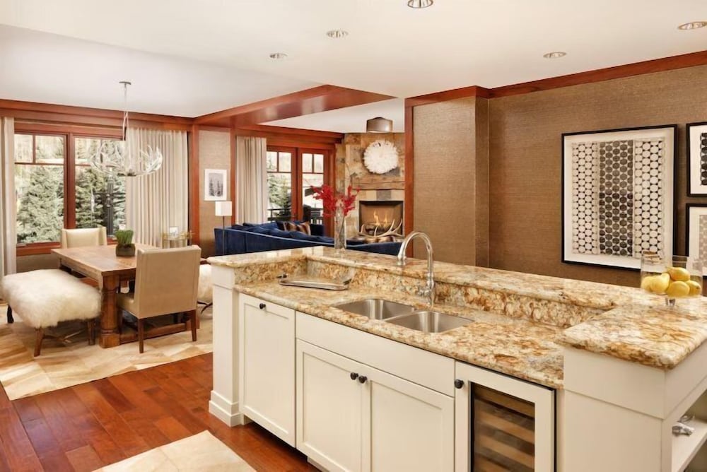 Four Seasons Residences Vail - photo 3