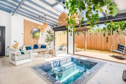 Villa Papillon — 4-Star Luxury Hotel in Baie-Mahault, Guadeloupe