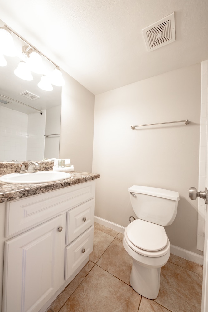 Stay Avenida Westshore - photo 20