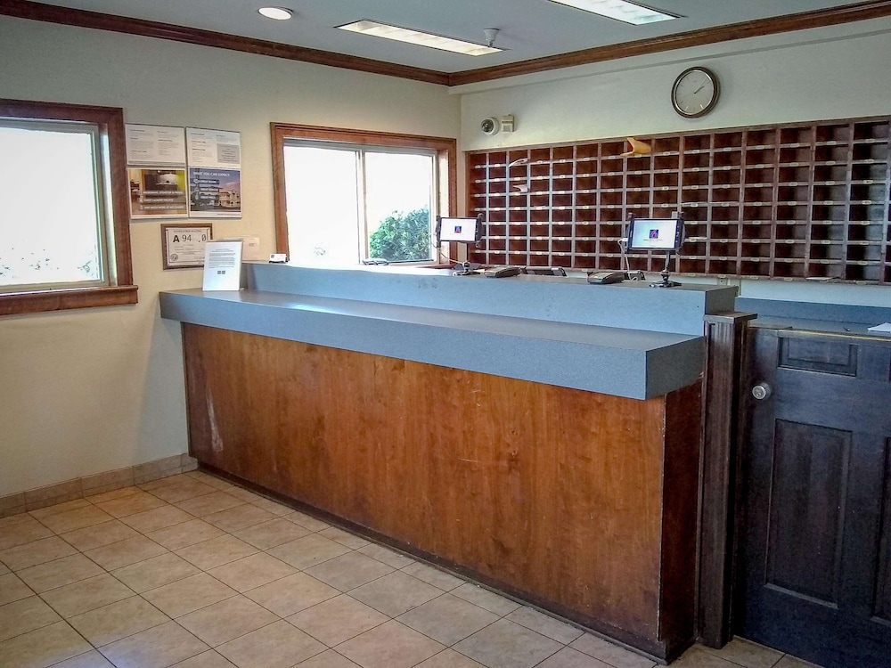 Studio 6 Fayetteville NC Fort Liberty Area - photo 2