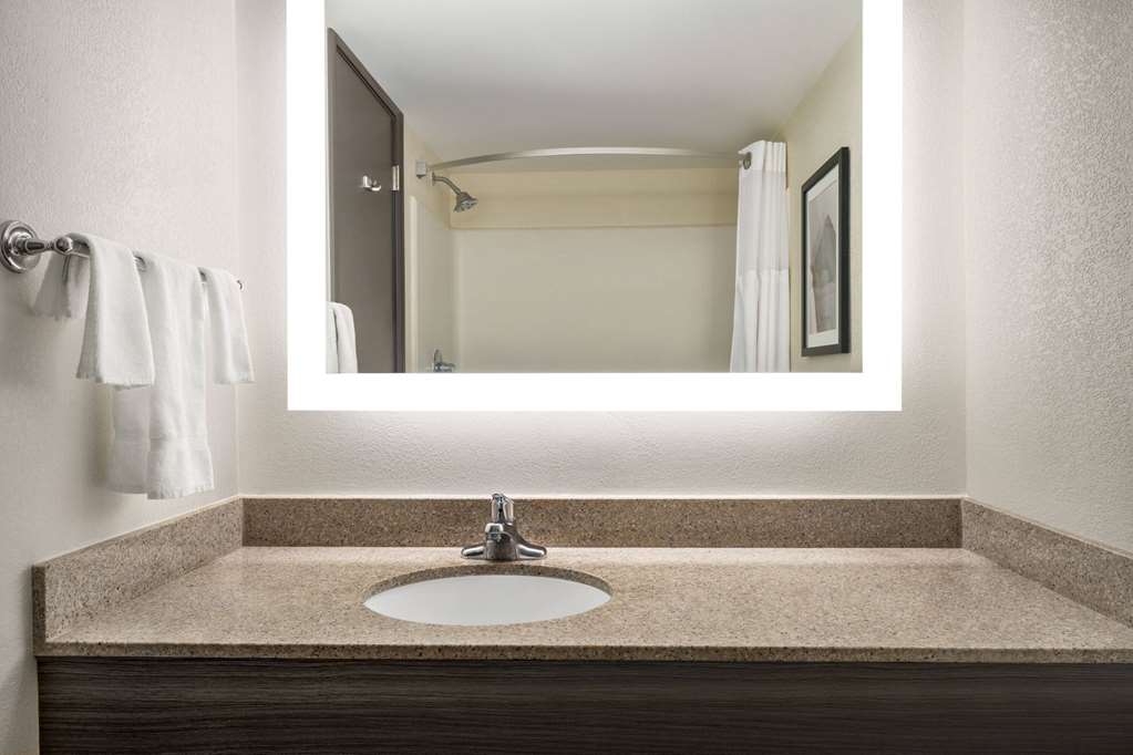 Ramada by Wyndham Allentown Bethlehem - photo 31