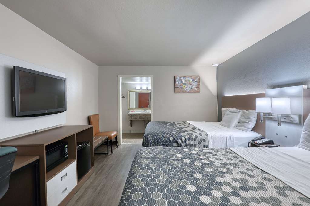 Econo Lodge Neenah - photo 28