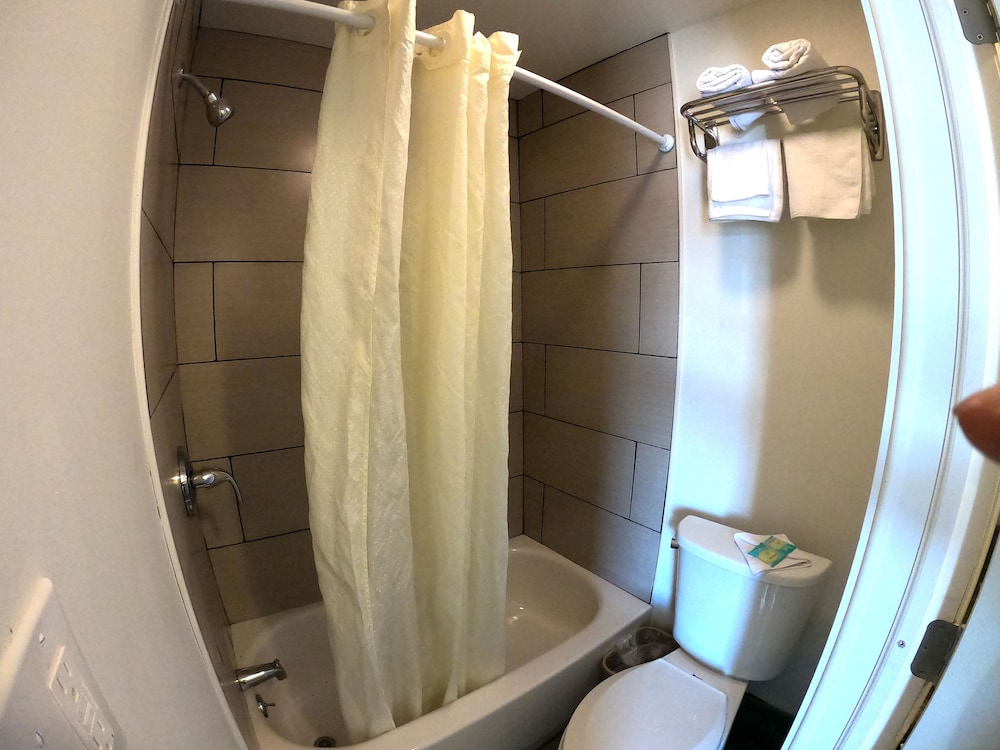 Rest Inn Elizabeth - photo 8