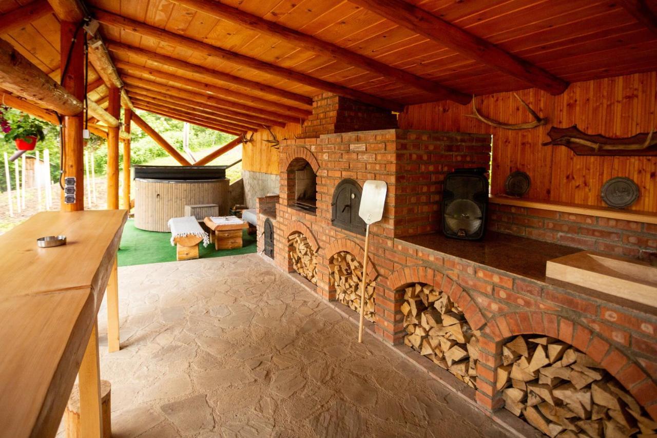 Casa Rumelia — 4-Star Luxury Hotel in Paltineni, Romania