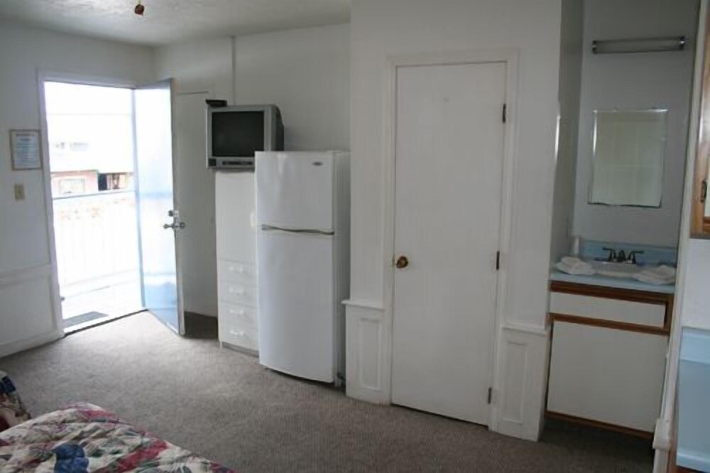 Nautical Motel and Suites - photo 59