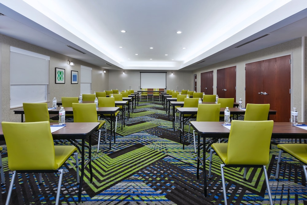 Holiday Inn Express & Suites Dayton South Franklin by IHG - photo 32