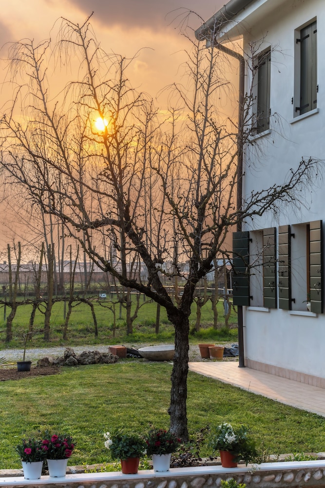 Agriturismo Al Botteniga — 4-Star Luxury Hotel in Treviso, Italy