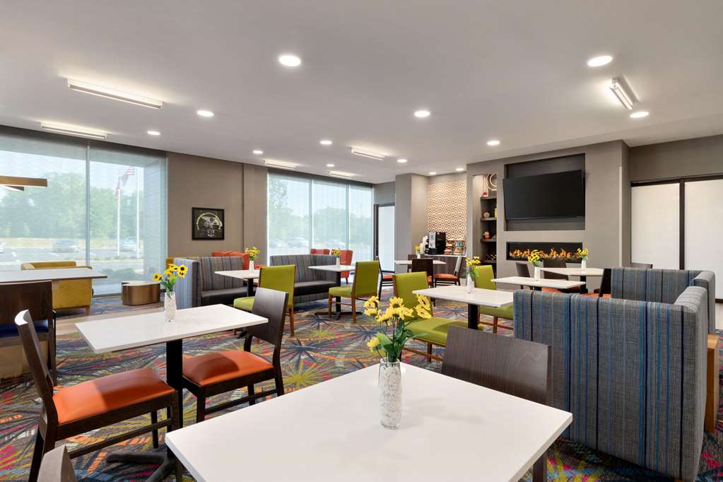 La Quinta Inn & Suites by Wyndham Braselton - photo 64