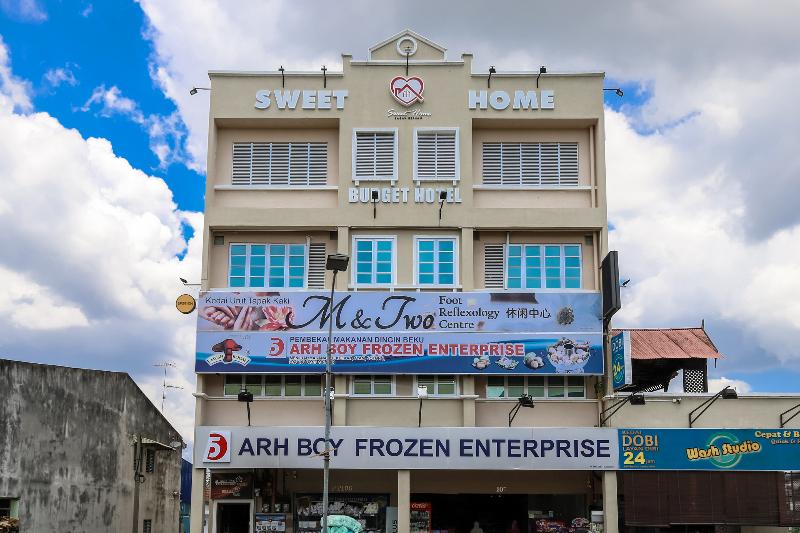 Sweet Home Hotel by OYO Rooms in Sabak Bernam, Malaysia
