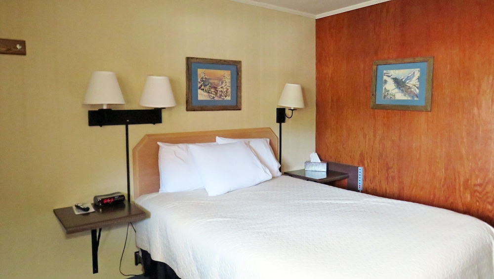 Indianhead Ironwood Motel - photo 23