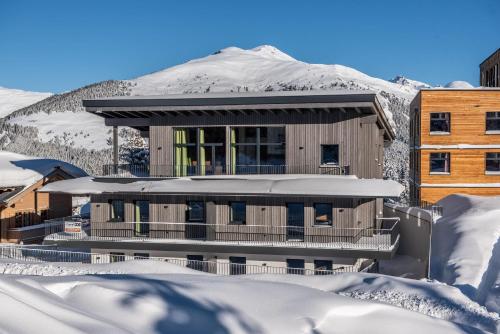 AppartMO 243 Top 1 — 4-Star Luxury Hotel in Krimml, Austria