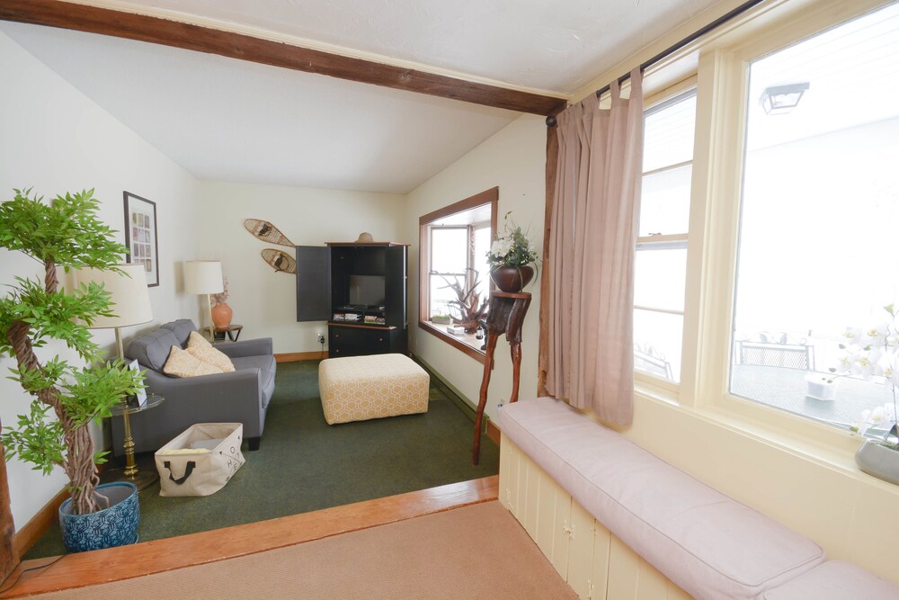Brook Road Inn - photo 2