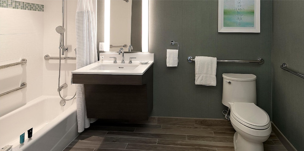 Crowne Plaza Ventura Beach by IHG - photo 37