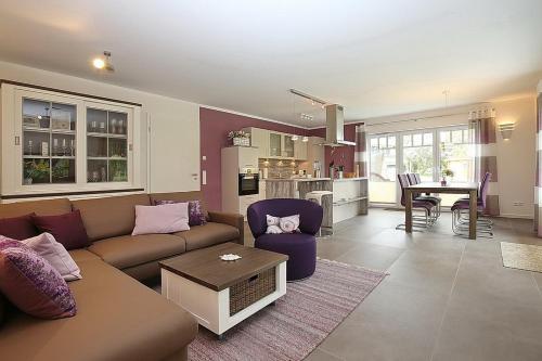 Reethaus Am Mariannenweg 10b — 4-Star Luxury Hotel in Ostseebad Boltenhagen, Germany
