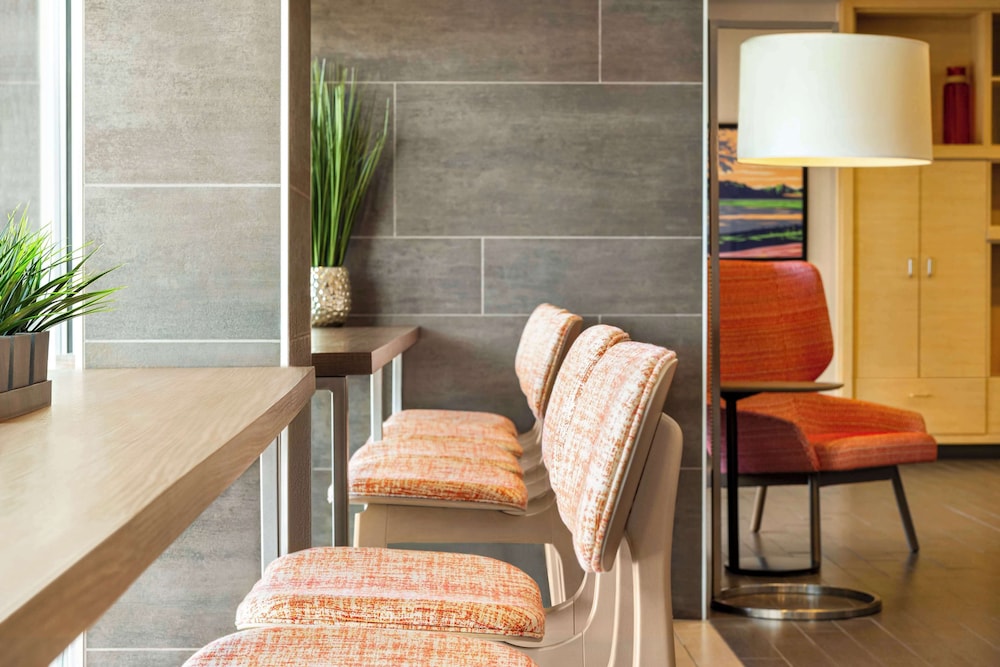 Home2 Suites by Hilton York - photo 4