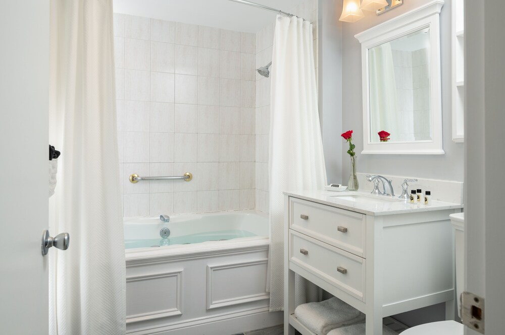 Maine Stay Inn & Cottages - photo 72