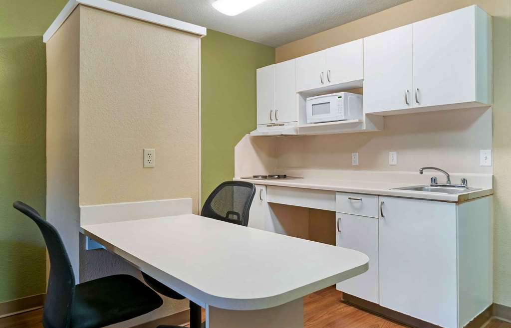 Extended Stay America Select Suites Detroit Novi Haggerty Rd - photo 17