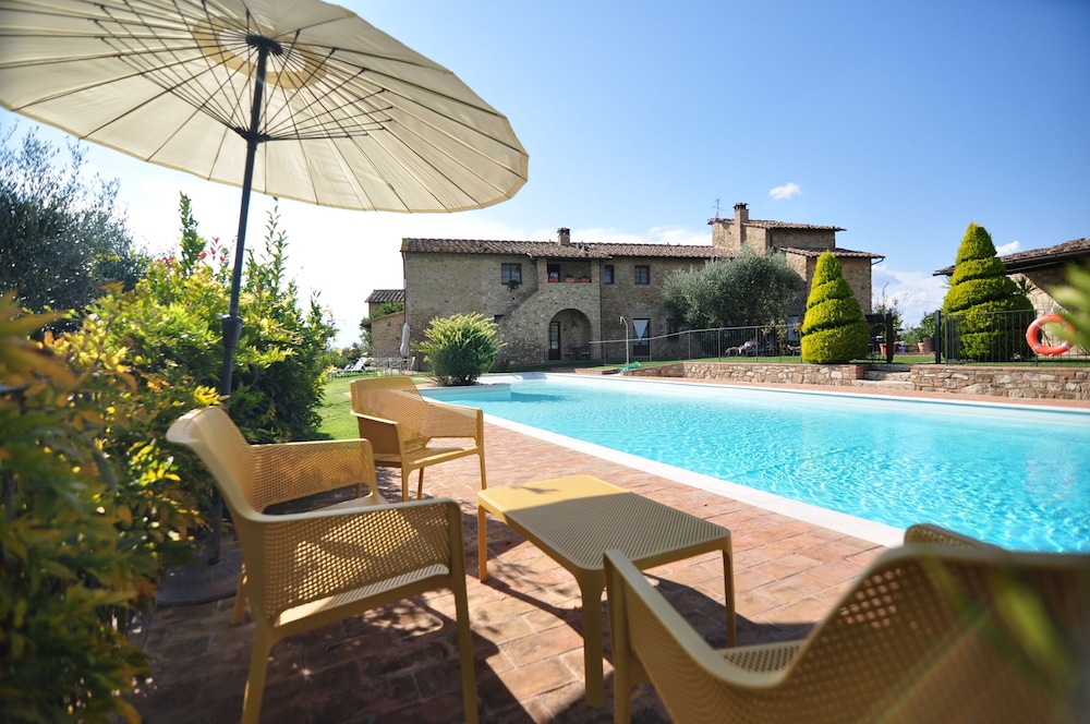 Agriturismo Podere Sertofano — 4-Star Luxury Hotel in Barberino Val D'elsa, Italy